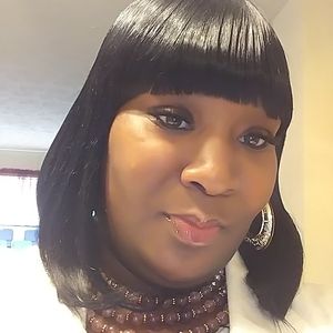 Meet your Posher, Renata